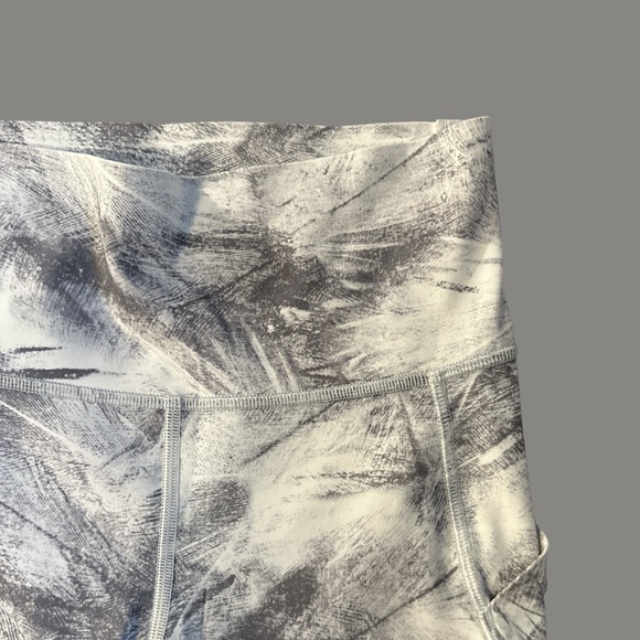 Lululemon leggings - Picture 3 of 4